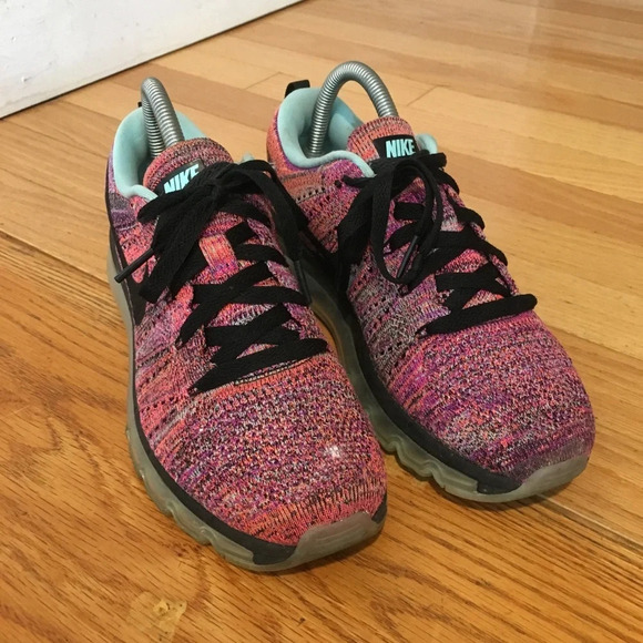 Nike Flyknit Airmax Women’s Size 7 - Picture 2 of 6